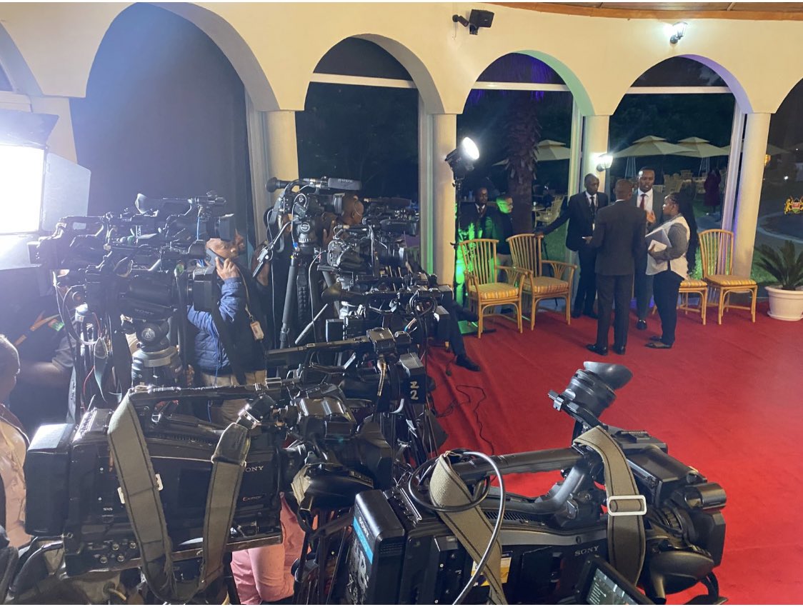 COjiambo's tweet photo. Deputy President Rigathi Gachagua to address the nation at his official residence in Karen from 7.30PM
@RadioCitizenFM will be live https://t.co/LKvg3OGKUr