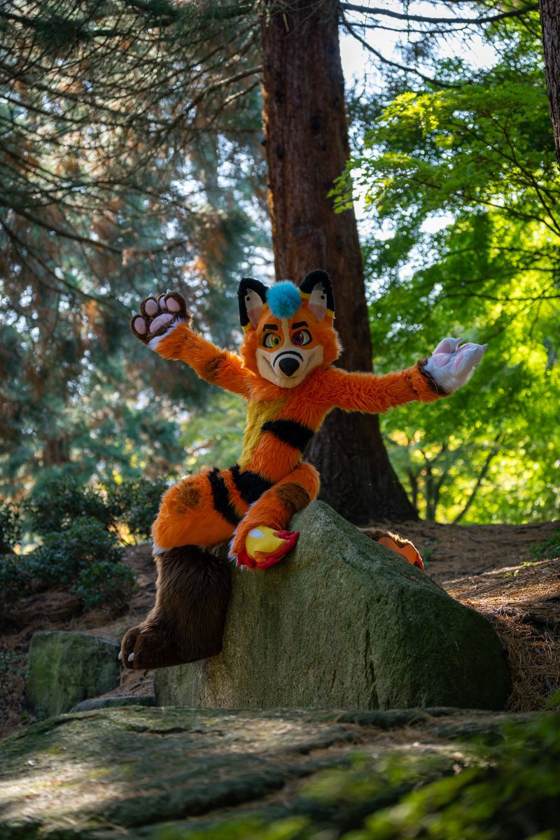 Fennick🔥 (@fennick_firefox) on Twitter photo LOOK WHAT I DID 👀
I done did climbed a rock🔥
📍Eurofurence28, Hamburg
📸 <a href="/TechWolfPhotos/">TechWolfPhotografur</a>
P.S there’s a bonus pic on the instagram version since twitter only lets you post 4 🙄 LOOK WHAT I DID 👀
I done did climbed a rock🔥
📍Eurofurence28, Hamburg
📸 <a href="/TechWolfPhotos/">TechWolfPhotografur</a>
P.S there’s a bonus pic on the instagram version since twitter only lets you post 4 🙄