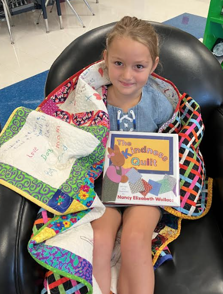 McQElemLibrary's tweet photo. Our students are enjoying cozying up in the library with our Storybook Quilts! Thank you to the New Braunfels Area Quilting Guild for letting us borrow these beautiful quilts and the books they are based on! #SeguinReads #MatadorMindset @MatsRead @SeguinISD @McQueeneyESISD https://t.co/x0ACILJrM0