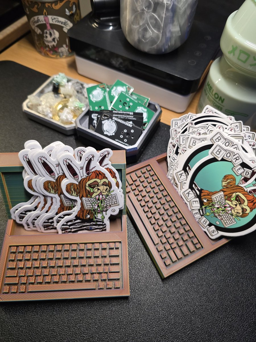 Gm gm! We've got a little over a until ApeFest, I guess it's time we start teasing what's coming at the Bodega 👀 <a href="/BoredApeYC/">Bored Ape Yacht Club 🍌</a>