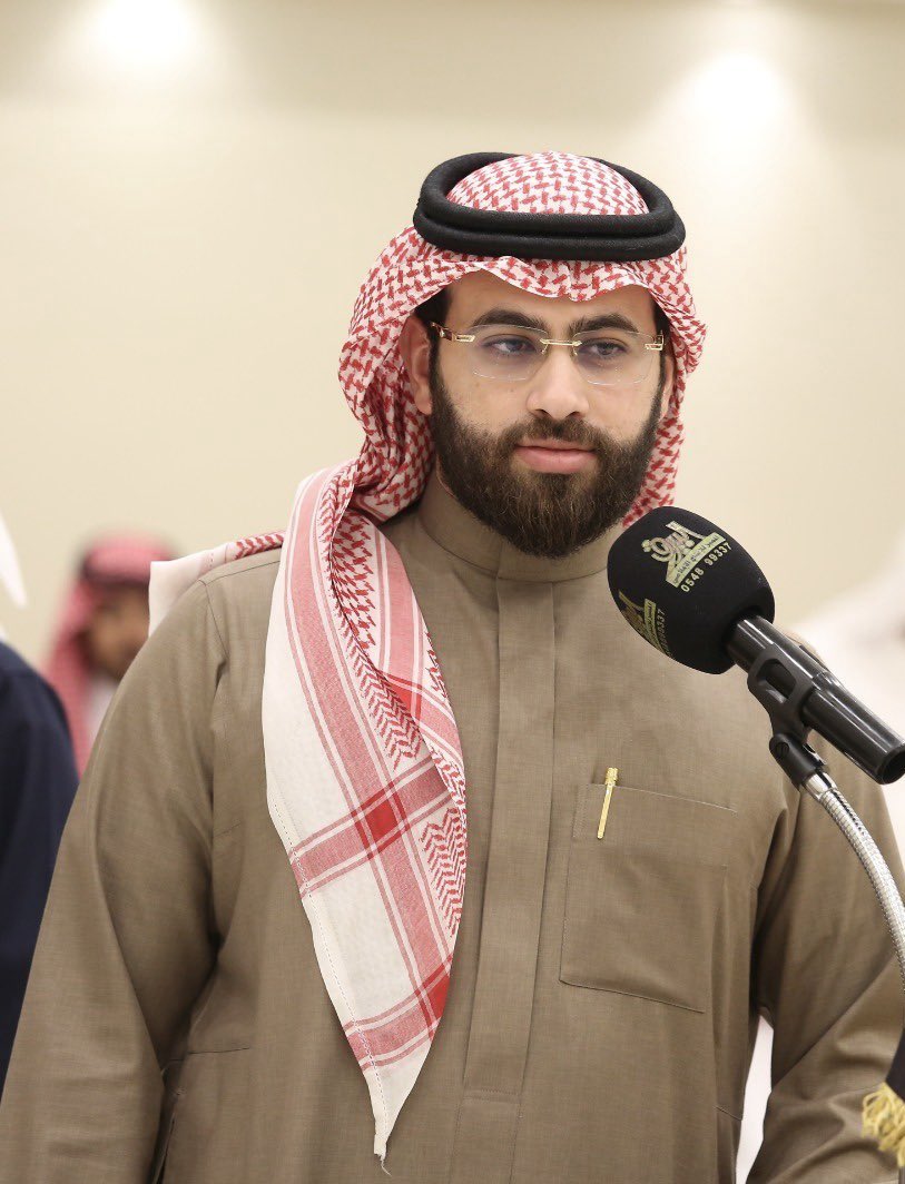 aalsofyani1's tweet image. الشاعر الكبير / باسل الشريف 
من خلال متابعتي لمحاوراته اثبت رسوخ قدمه على منصة ( النخبوية ) رغم الصراعات الشرسه 
  التي تفوق فيها على أخصامه وبجدارة ٠٠
     باسل شاعر شرس وعنيف وصاحب حجة قوية 
  في ( فصل الخطاب ) يتقن فن ( النقض والقتل ) وببراعة و ( قلب الطاولة )على الخصم💐🙏