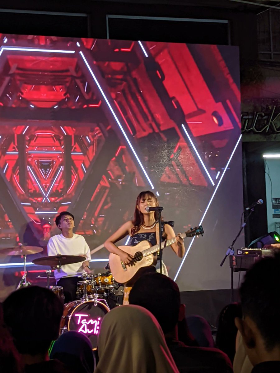 Tbtb liat tami aulia, yang biasanya cuma liat di layar kaca. 🌻✨