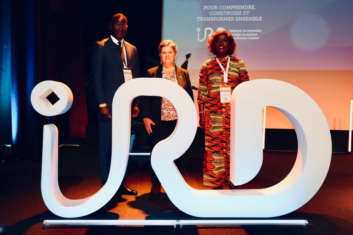 V_Verdier_IRD's tweet photo. Clôture de ce forum #Science4Action pour les 80 ans de l'@ird_fr aux côtés de @MariatouKONE1, ministre 🇨🇮 de l'Education Nationale et de l'Alphabétisation et de @drelhadjiAdiouf, ministre 🇸🇳 @mesrsenegal https://t.co/JVxn1nvZZc