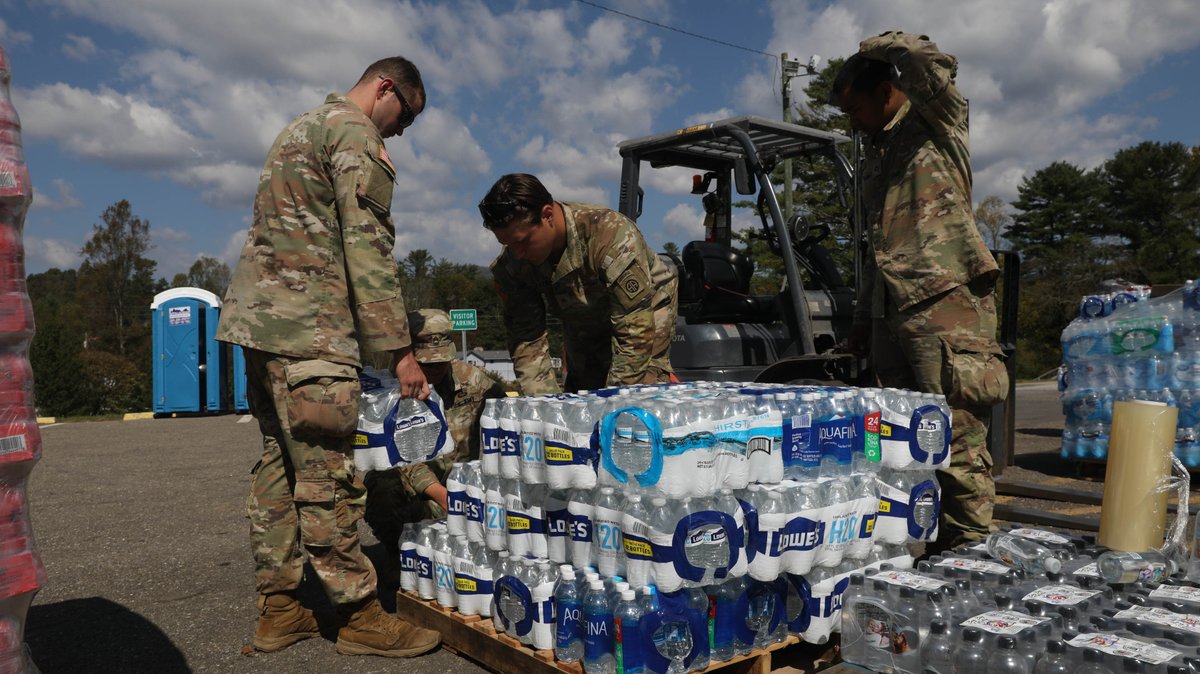 All American Division (@82ndabndiv) on Twitter photo Paratroopers from <a href="/82ndCAB/">82nd Combat Aviation Brigade</a> and <a href="/2BCT_FALCONS/">2nd Brigade, 82nd Airborne Division</a> are actively supporting relief and recovery efforts to areas affected by Hurricane Helene. We are extremely proud of what our Paratroopers are doing to assist our fellow citizens of N.C. #AATW Paratroopers from <a href="/82ndCAB/">82nd Combat Aviation Brigade</a> and <a href="/2BCT_FALCONS/">2nd Brigade, 82nd Airborne Division</a> are actively supporting relief and recovery efforts to areas affected by Hurricane Helene. We are extremely proud of what our Paratroopers are doing to assist our fellow citizens of N.C. #AATW