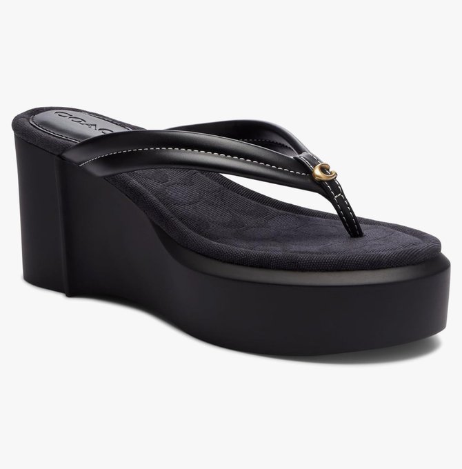 Watch sick ass foo's leaked NSFW photo on TwXstars