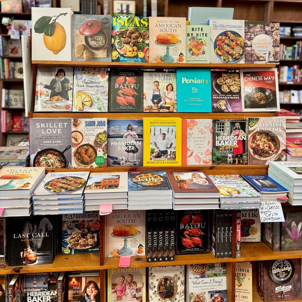 SquareBooks's tweet photo. Itโs National Cookbook Month!
๐ฉโ๐ณโฒ๏ธ๐จโ๐ณ๐
Get inspired for your holiday menu with our amazing selection of cookbooks!
#offsquarebooks #squarebooks #cookingbook #holidaycooking https://t.co/emixA8nur3