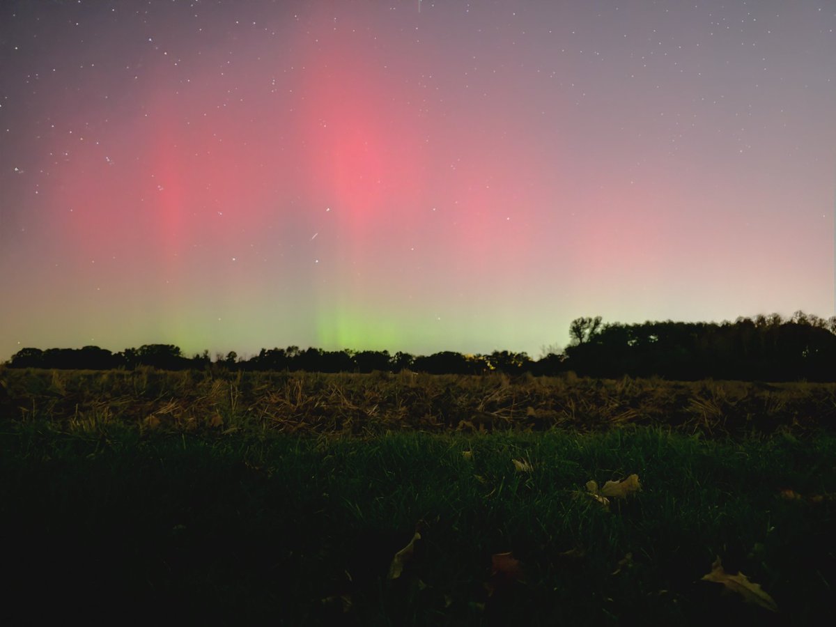 jschaeffer75's tweet photo. #northernlights #Wisconsin https://t.co/Ka63Aoa0gt