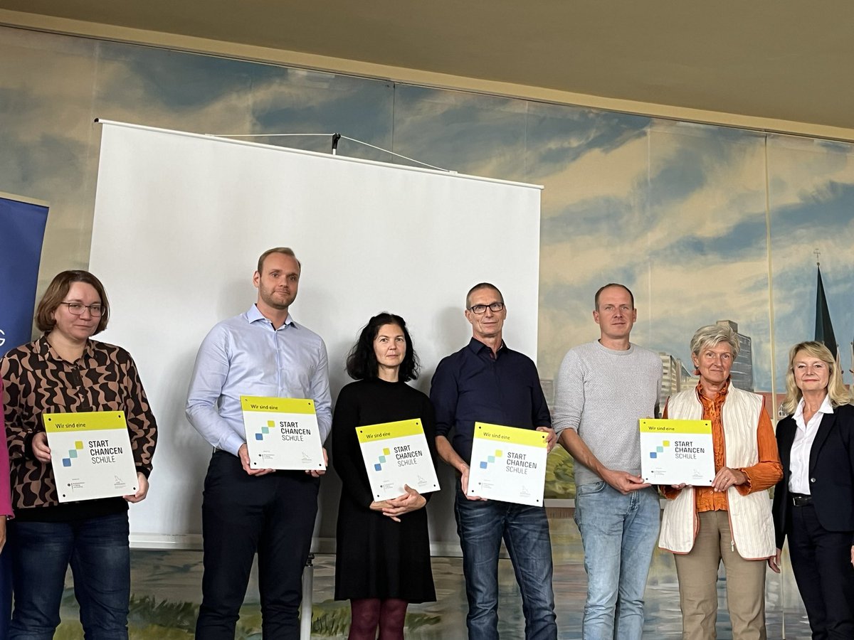 #StartchancenProgramm im Land #Brandenburg werden 110 Schulen gefördert - heute KickOff Meeting für die #Schulen in #FrankfurtOder #Bildungsgerechtigkeit und gute Chancen für die nächsten 10 Jahre <a href="/MBJSBrandenburg/">MBJS Brandenburg</a> <a href="/staatskanzleibb/">Staatskanzlei Brandenburg</a> @BMBF_Bund <a href="/frankfurtoder/">frankfurt-oder</a>