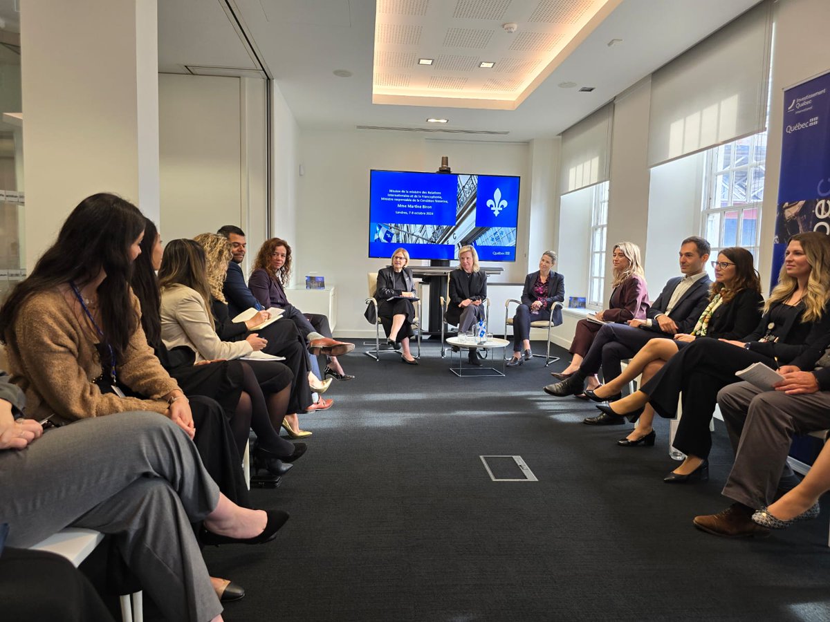 Notre ministre est maintenant en mission à #Londres, pour renforcer les relations bilatérales entre le Québec et le Royaume-Uni. 
Premier arrêt : une rencontre avec la merveilleuse équipe de <a href="/QuebecUK/">Québec à Londres</a>! 🇬🇧🫶