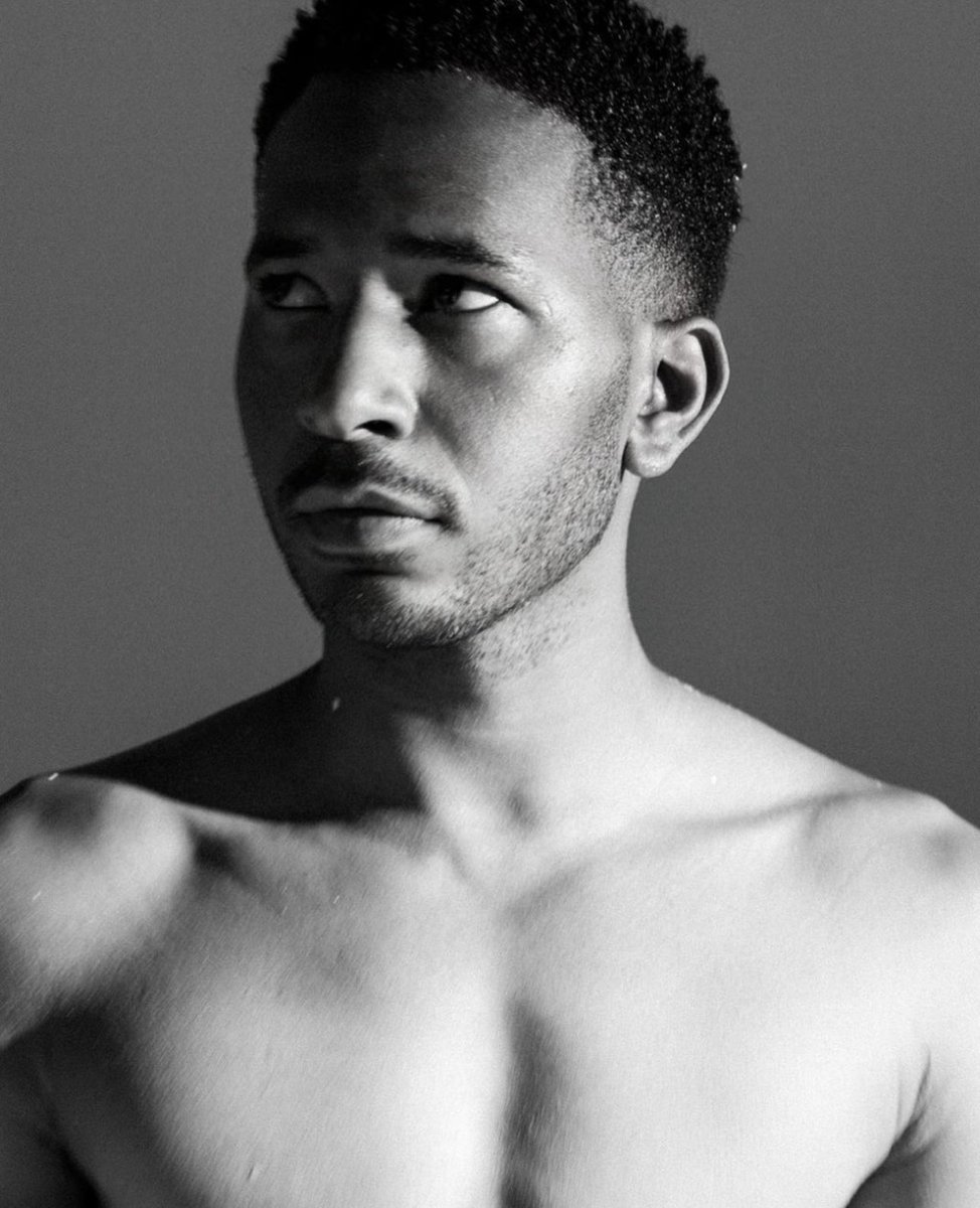 jacobj_jones's tweet image. “I know I feel you baby come here, cause I’m Heir” 

Every time I hear that verse, I want to fall off the bone 🫦

Listen to “Afterlife” to get that delicate feeling yourself 

heir.komi.io