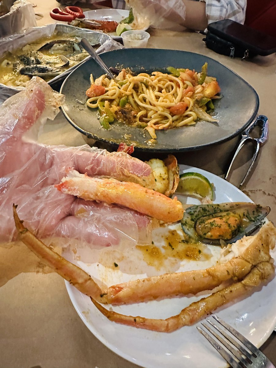 KaylaOnlyL's tweet photo. Miami Seafood Restaurant 🦐 https://t.co/wCZQ1rjsHs
