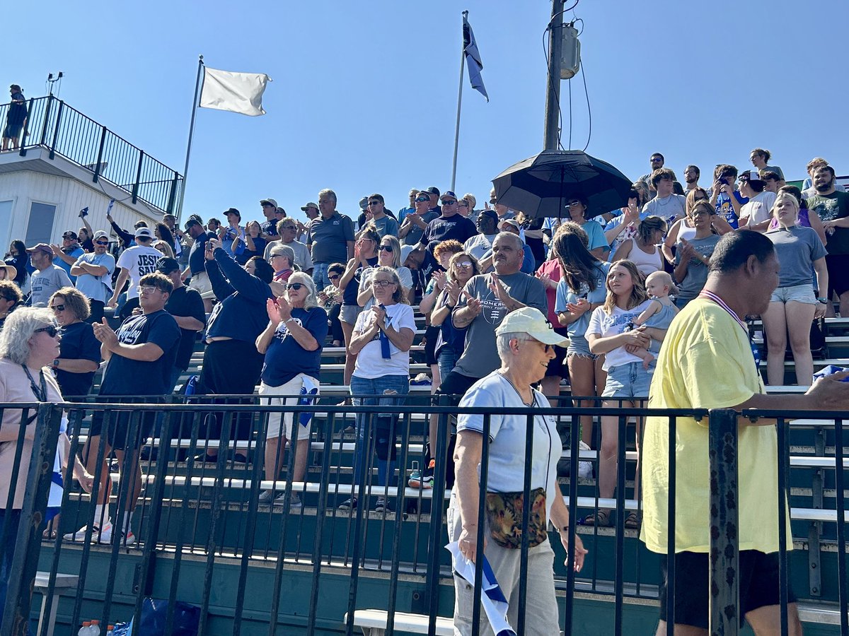 SMWCFB's tweet photo. Pomeroy Nation, you understood the assignment. β
Thank you to the 1,200+ fans who packed the stands and to every part of SMWC that showed their support. Together, we made history with the largest crowd ever at an SMWC sporting event!
#PomeroyPride
#OneWoods https://t.co/VKULNgUvVk