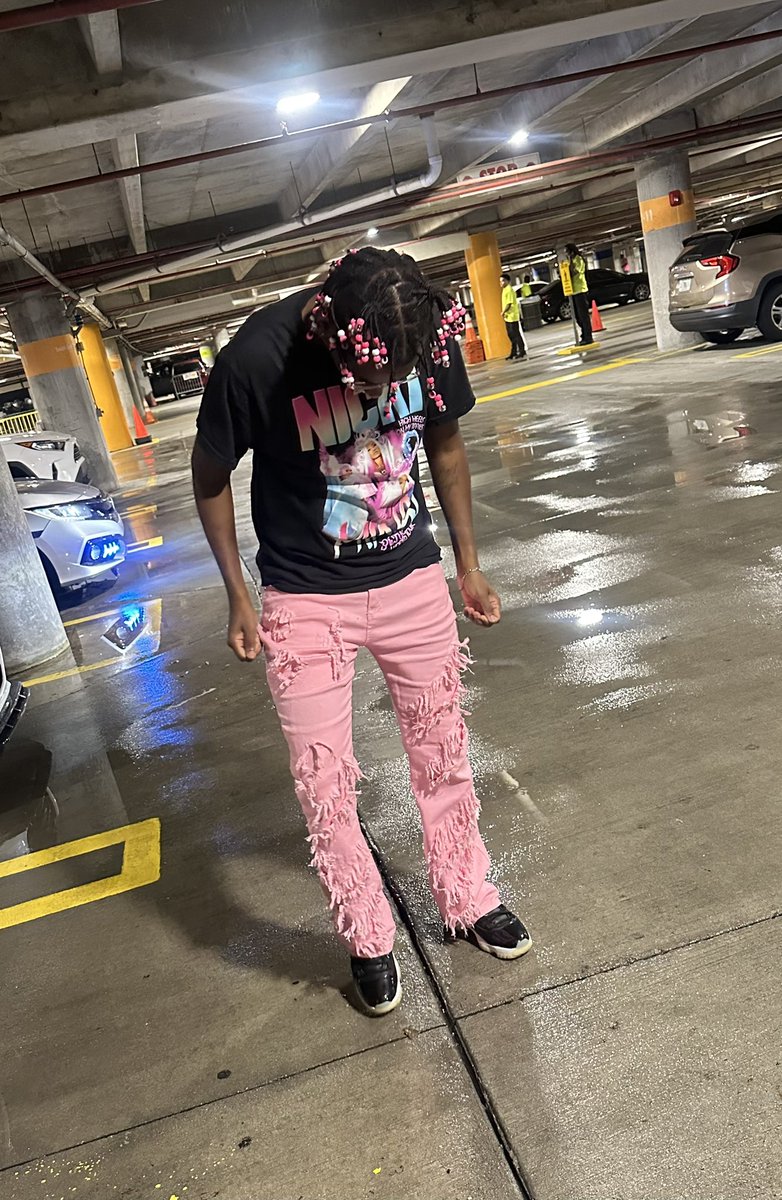 larryyspov's tweet photo. #GagCityMiami @NICKIMINAJ 🦄🩷 https://t.co/vDKR5Np2gO