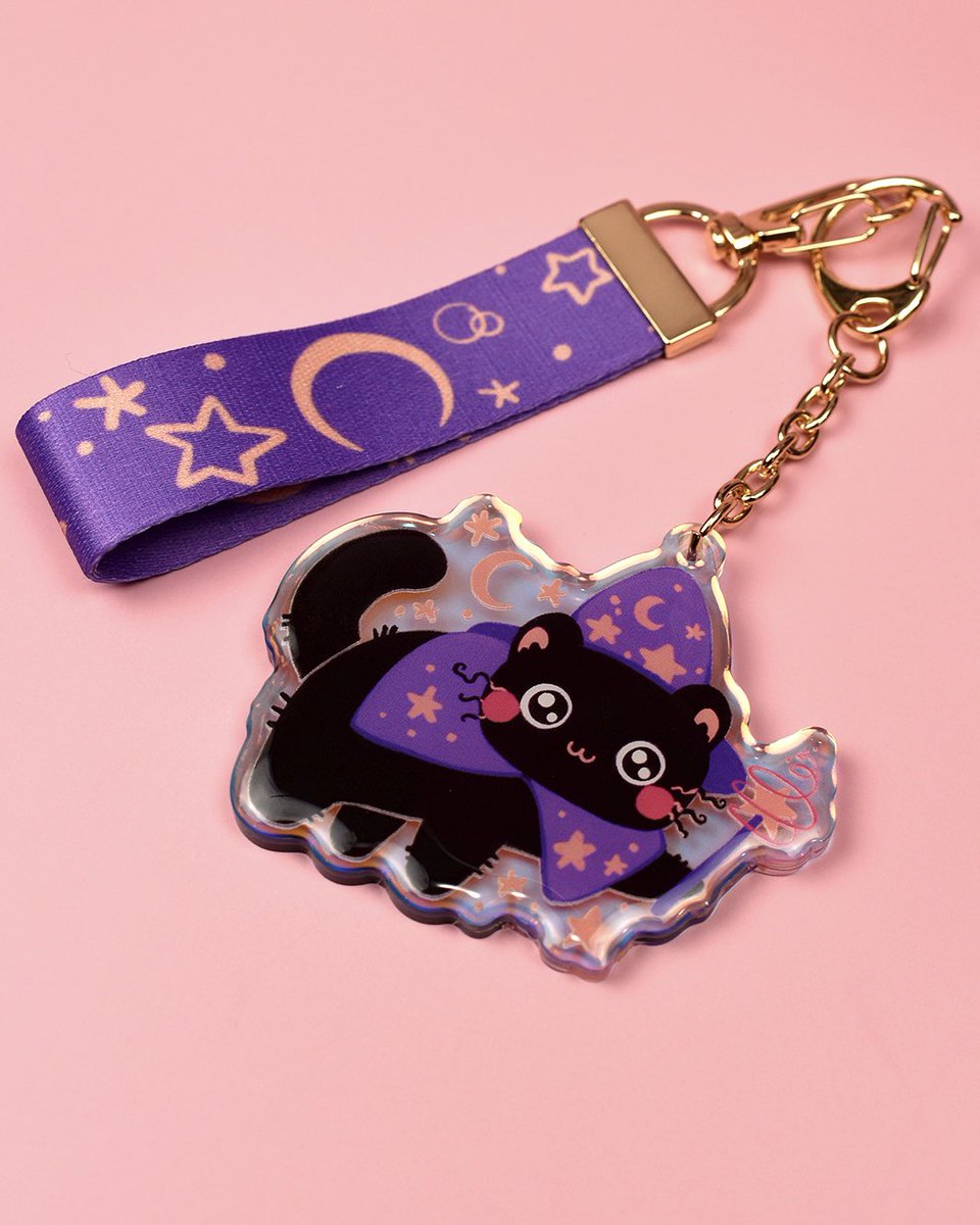 TheMoonborn's tweet image. This frazzled, mischievous cat!

He’s ready to be adopted for halloween season 🪄🎃