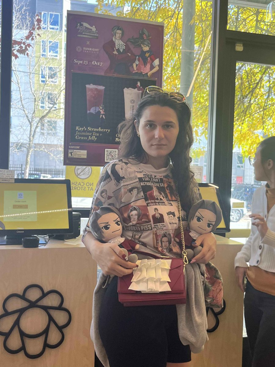 yes yes the nails are great but i feel like she's underselling herself here by not contextualizing them with the rest of the outfit.