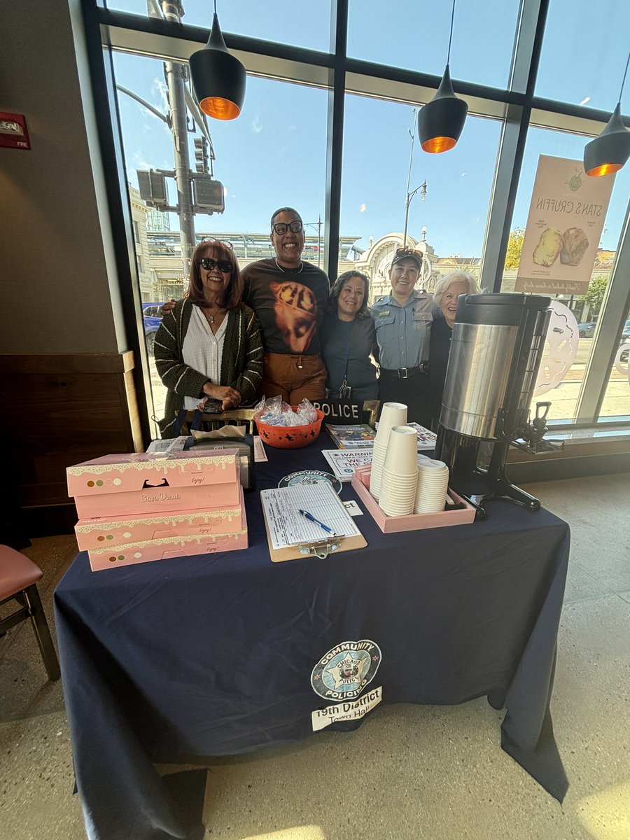 Alderwoman Angela Clay (@46thwardchi) on Twitter photo On Friday, we joined <a href="/ChicagoCAPS19/">Chicago Police 19th Dist - Town Hall</a> and Uptown Church at Stan’s Donuts in Uptown for the ‘Faith & Blue’ event—a beautiful opportunity to build bridges, break biases, and enjoy some donuts! 🍩🫶🏽 Together, we’re committed to fostering a safer, stronger community here in 46th! On Friday, we joined <a href="/ChicagoCAPS19/">Chicago Police 19th Dist - Town Hall</a> and Uptown Church at Stan’s Donuts in Uptown for the ‘Faith & Blue’ event—a beautiful opportunity to build bridges, break biases, and enjoy some donuts! 🍩🫶🏽 Together, we’re committed to fostering a safer, stronger community here in 46th!