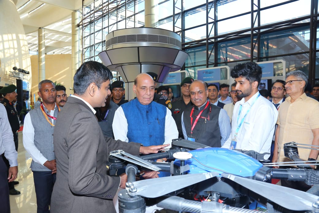 DefProdnIndia's tweet image. Raksha Mantri Shri Rajnath Singh launched the 2nd edition of Acing Development of Innovative Technologies with iDEX #ADITI2.0 challenges and the 12th edition of  #DISC12 during #DefConnect4.0 at Manekshaw Centre, Delhi on 7th Oct 2024. 
Details 👉🏻 pib.gov.in/PressReleasePa…