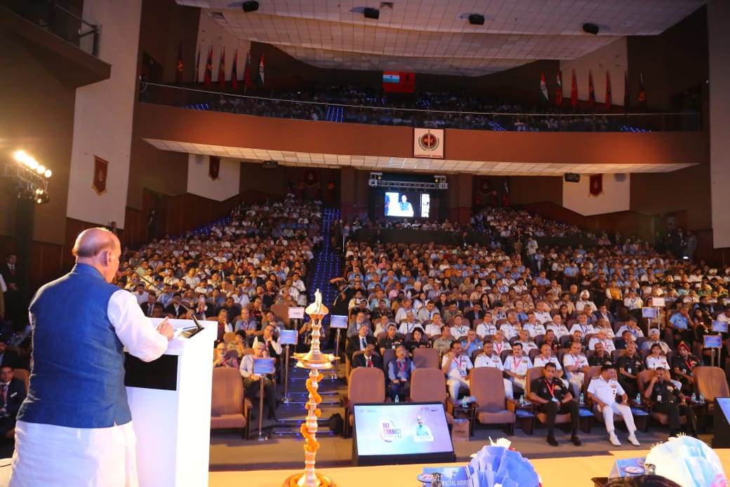 DefProdnIndia's tweet image. Raksha Mantri Shri Rajnath Singh launched the 2nd edition of Acing Development of Innovative Technologies with iDEX #ADITI2.0 challenges and the 12th edition of  #DISC12 during #DefConnect4.0 at Manekshaw Centre, Delhi on 7th Oct 2024. 
Details 👉🏻 pib.gov.in/PressReleasePa…