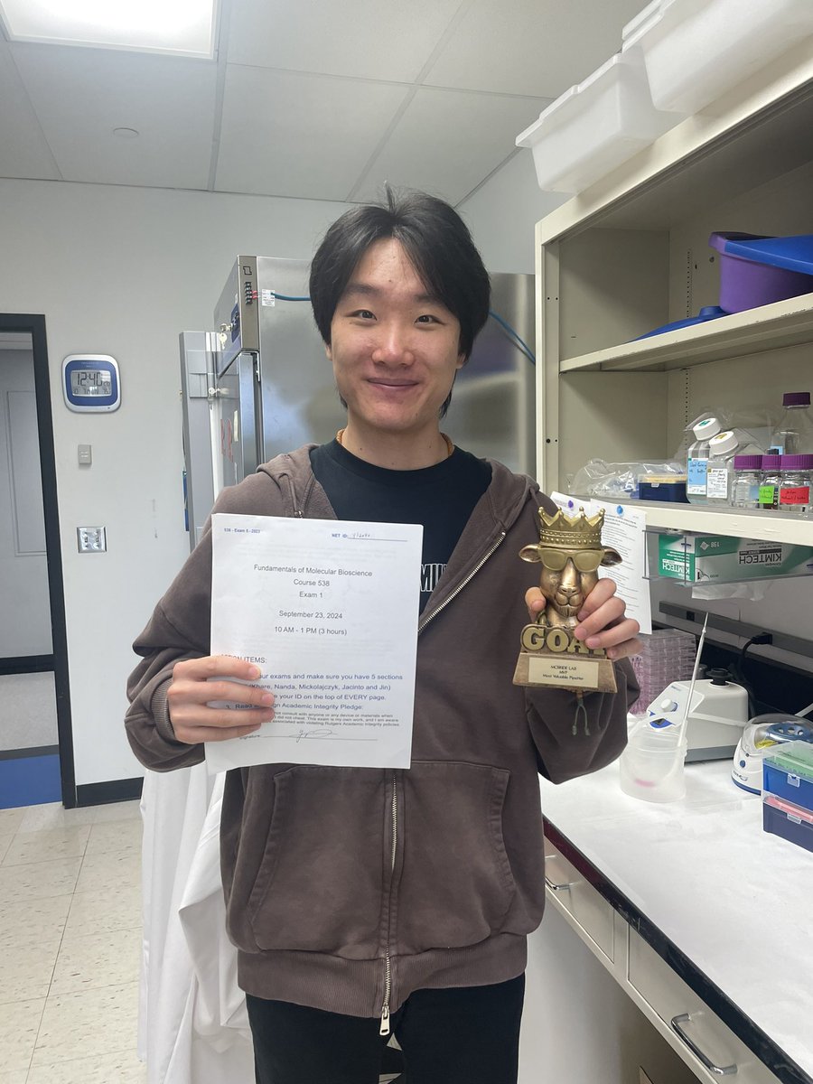 McBride Lab (@mcbride_lab) on Twitter photo Huge congratulations to our 1st year PhD student <a href="/yanx0w0/">Yanxiang Li</a> for crushing his first Fundamentals exam! He received the McBride GOAT trophy last week for his hard work 😎🧠 #MotivationMonday #MostValuablePipetter Huge congratulations to our 1st year PhD student <a href="/yanx0w0/">Yanxiang Li</a> for crushing his first Fundamentals exam! He received the McBride GOAT trophy last week for his hard work 😎🧠 #MotivationMonday #MostValuablePipetter