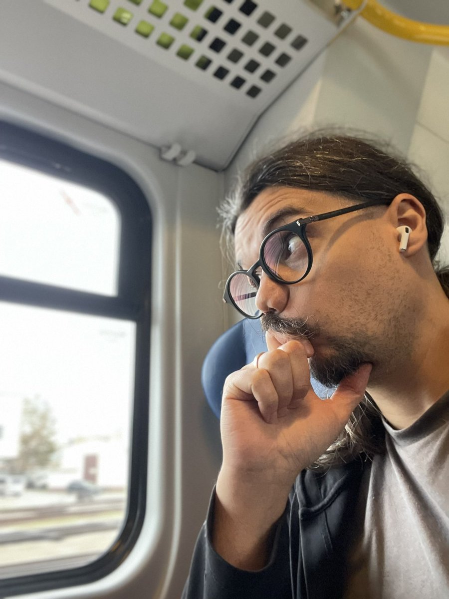 So… how should I actively get back and motivated on social media as an artist in 2024? 

Little help, please?
#ArtistSpotlight #SocialMediaStrategy