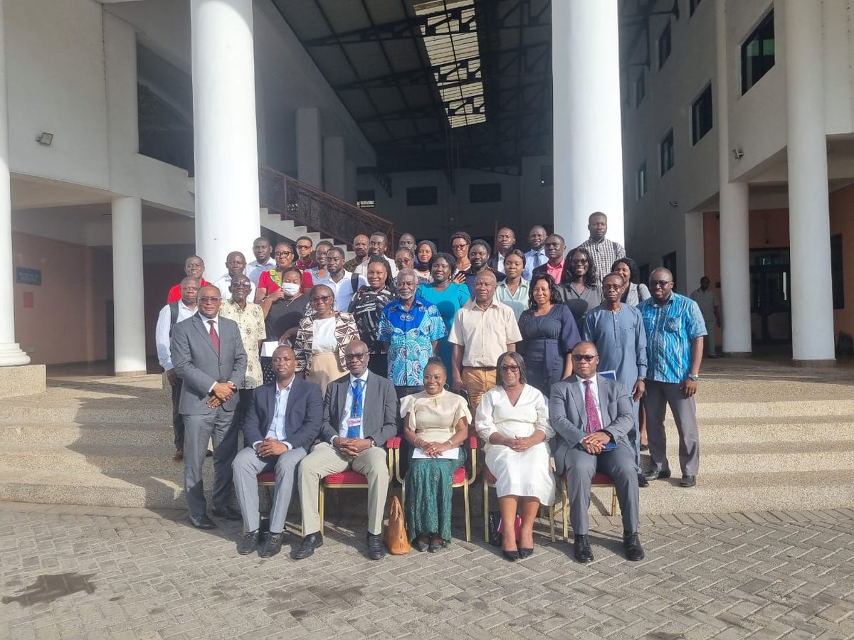 IreneAgyepong's tweet photo. Prof Angela Owusu-Ansah, provost Ashesi at maiden edition of health leadership education certificate course "Less than 10% of those eligible for tertiary education in Africa get the opportunity.  Those who get the opportunity have an obligation to lead social transformation" https://t.co/a3T2ZIQEf5