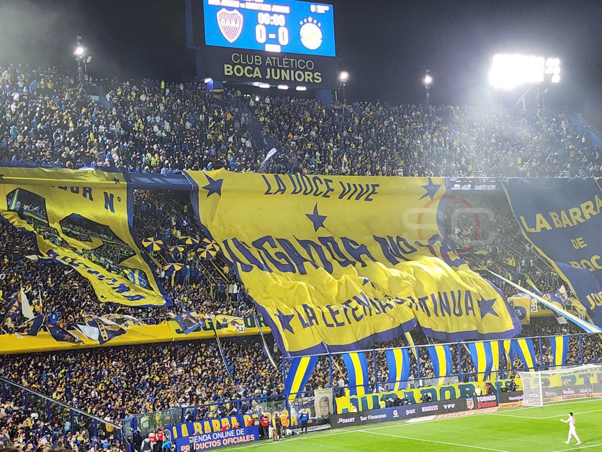 quedando afuera de octavos de sudamericana, perdiendo 3 partidos al hilo incluido el clásico, lejísimos en el torneo local y sin DT. Y así estaba La Bombonera. Boca es esto. Boca es su gente.