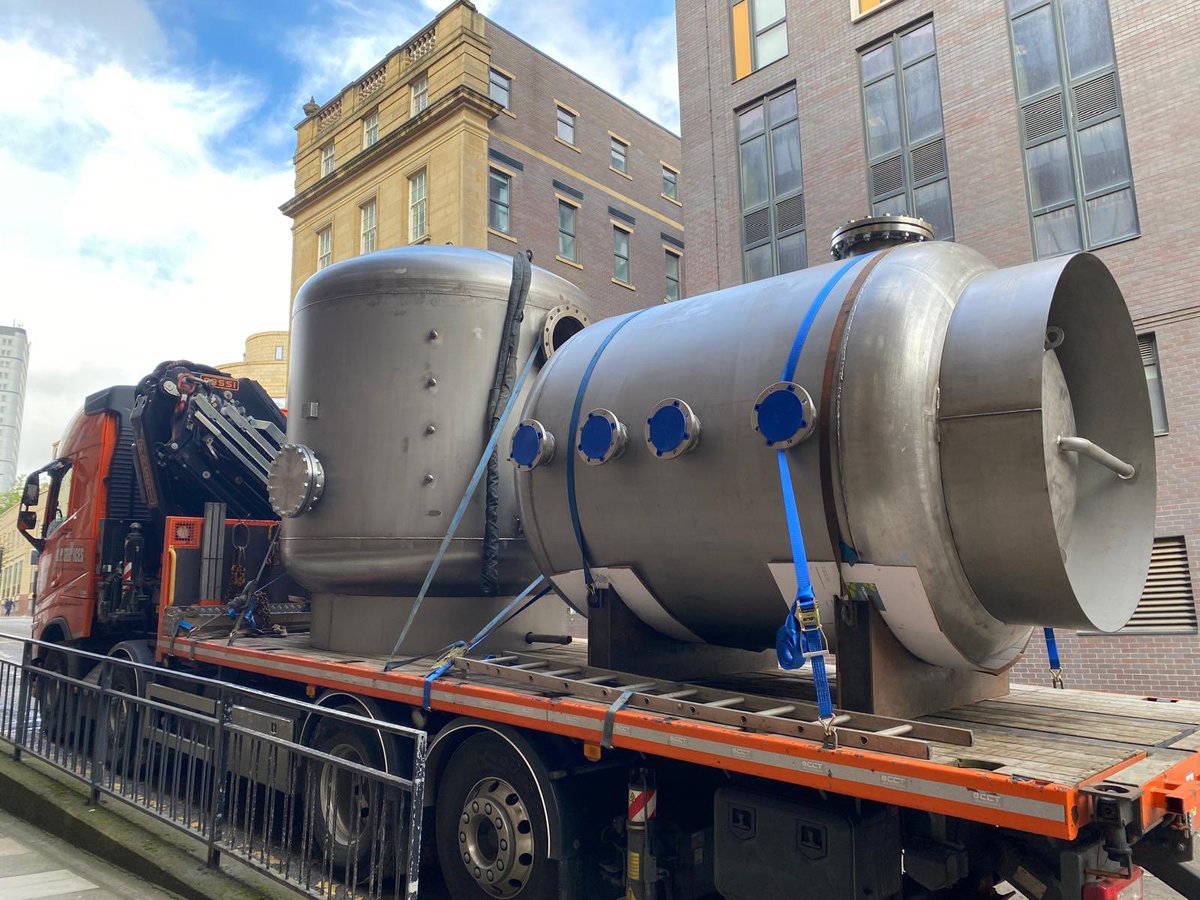derry_bs's tweet photo. #DoubleBusy day today at #PilgrimsQuarter with more main LV Panels arriving, and the lifting of central #Mechanical plant to the roof.
Great start to the week.
Keep up the good work team! #NorthEast #PipesAndWires
@bandkbuild https://t.co/TF8TtnxRvi