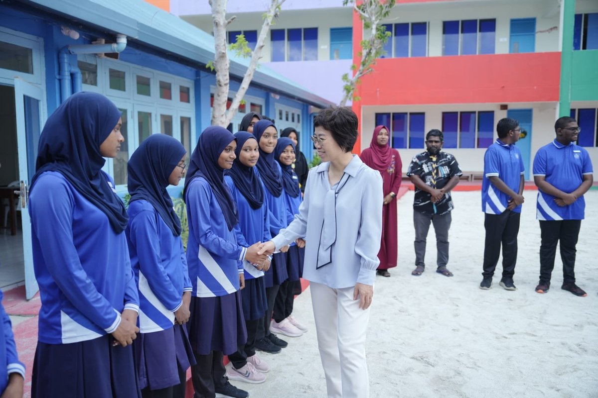 Deeply impressed by the natural beauty and the local people's warmth of Guraidhoo island. I believe that it has great potential for further development in tourism and other areas. Looking forward to more exchanges and cooperation between the two sides in the future.