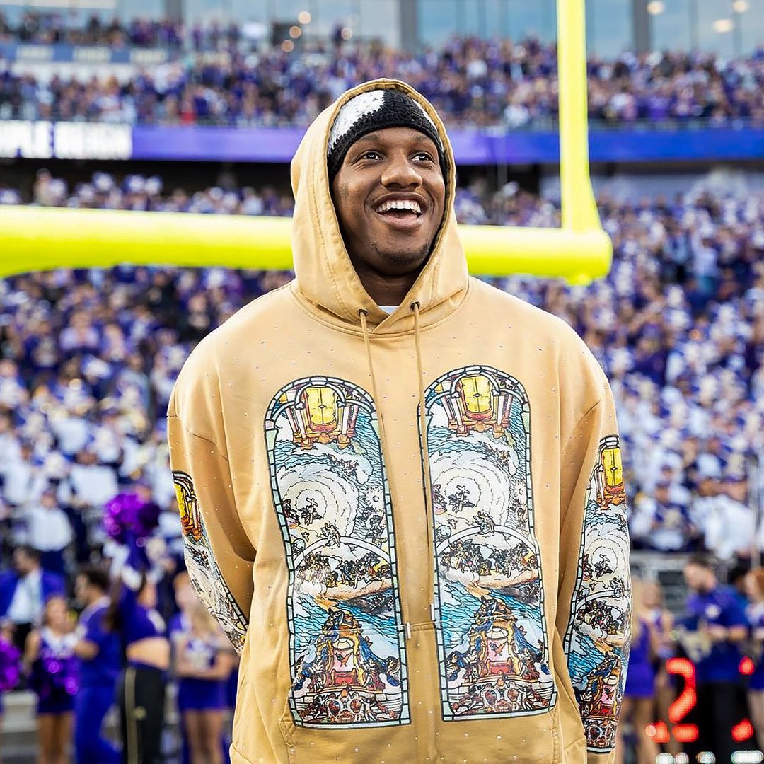 Home sweet home 🙏

[ <a href="/themikepenix/">Mike Penix Jr.</a> x <a href="/UW_Football/">Washington Football</a> ]

#CAA x #NFL x #TBDTB x #BeLegendary