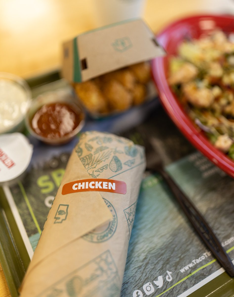 TacoTimeNW's tweet image. The season? Fall ✅ 
The vibe? Cozy ✅
The meal? Chicken Soft Taco ✅ 

#TacoTimeNW