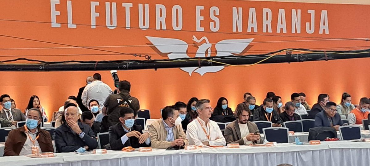 OscarLaraVer's tweet photo. Movimiento Ciudadano ha experimentado un gran crecimiento en labores de gobierno municipal, además de 2 Gubernaturas, más de 140 ayuntamientos en todo el país serán dirigidos por compañeros naranjas, antes de que finalice este año. 
Un saludo orgulloso a todos ellos. #olanaranja https://t.co/Geps6Jlpkh