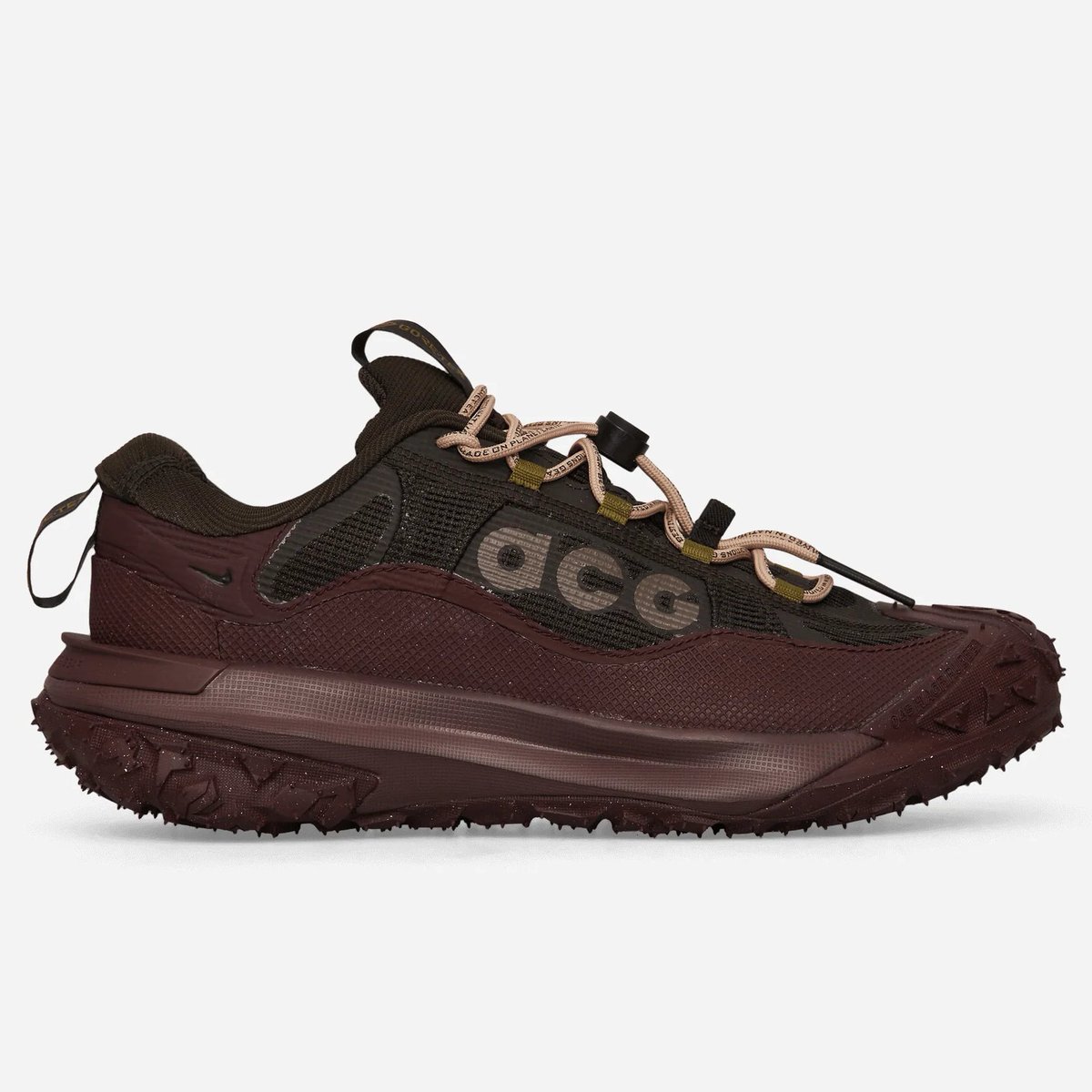 snkr_twitr's tweet photo. AD: Dropped via Slam Jam

Nike Air Terra Humara 'Hemp/Sesame' https://t.co/rLR0NibHUK

Nike Mountain Fly 2 Low GORE-TEX 'Velvet Brown/Black' https://t.co/RPMWwqGagx

Jordan 1 'Black/Gym Red/White'
Mid https://t.co/txJG5jvLYo
Low https://t.co/tFMPwMk6ES

Nike Air Max 1 Essential 'Light Bone/British Tan' https://t.co/0q4MtxbnKY