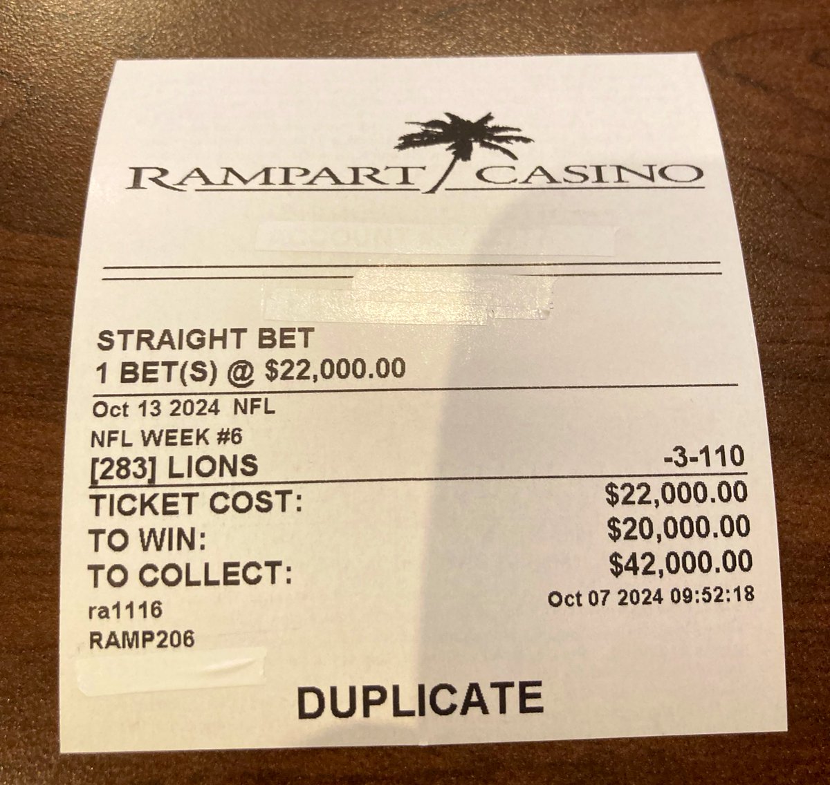 Nybookieduane's tweet photo. Now #BarrySanders and #ScottMitchell have shown up here @RampartCasino @Lions roaring #LasVegas https://t.co/uBzcNDtZd0