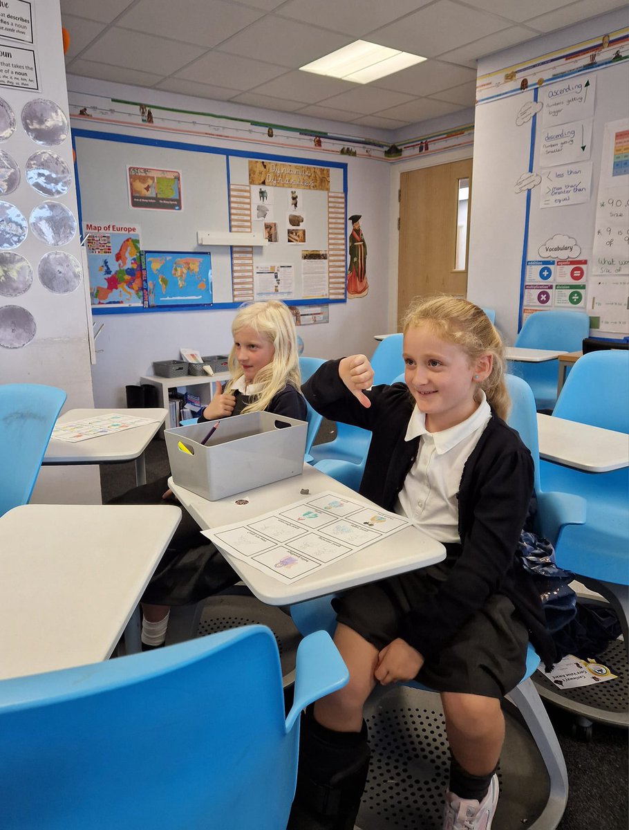 WeAreCastleway's tweet photo. It was a fantastic start for #SignLanguageClub today! Our very enthusiastic group are already learning lots of new signs to share at home. #WeAreAlwaysLearning #WeAreCastleway https://t.co/StK1OdFoGF