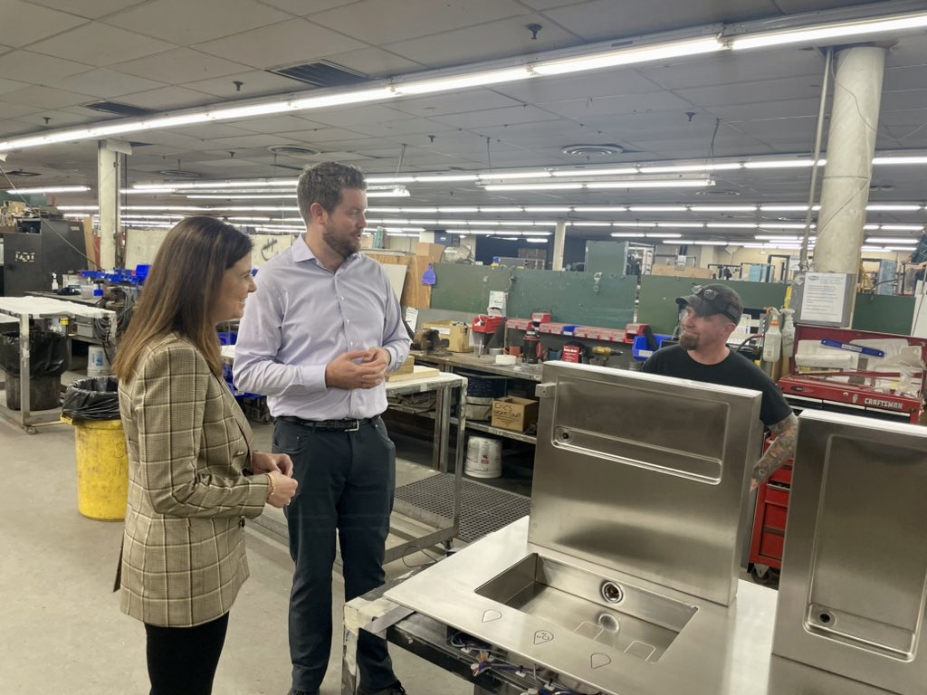 KellyAyotte's tweet photo. Had a great time touring Filtrine Manufacturing today with @GeorgeHansel! #nhpolitics #nhgov https://t.co/hmsFL1enZb