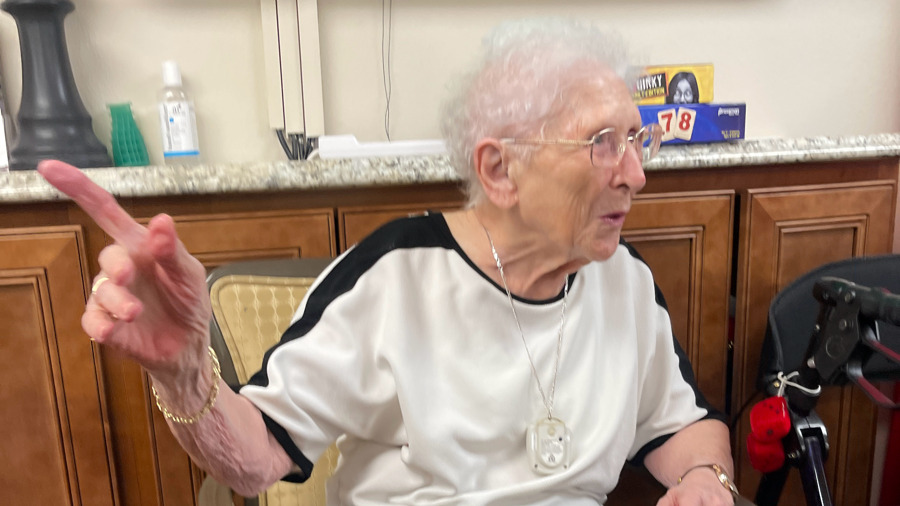 SuntreeSeniors's tweet image. How do residents brighten up a rainy Monday morning? Quiz Quest Trivia with friends!

#triviafun #exerciseyourbrain #seniorliving #melbournefl #assistedlivingfl #spacecoast #independentliving

suntreeseniorliving.com

Assisted Living License #: AL13351