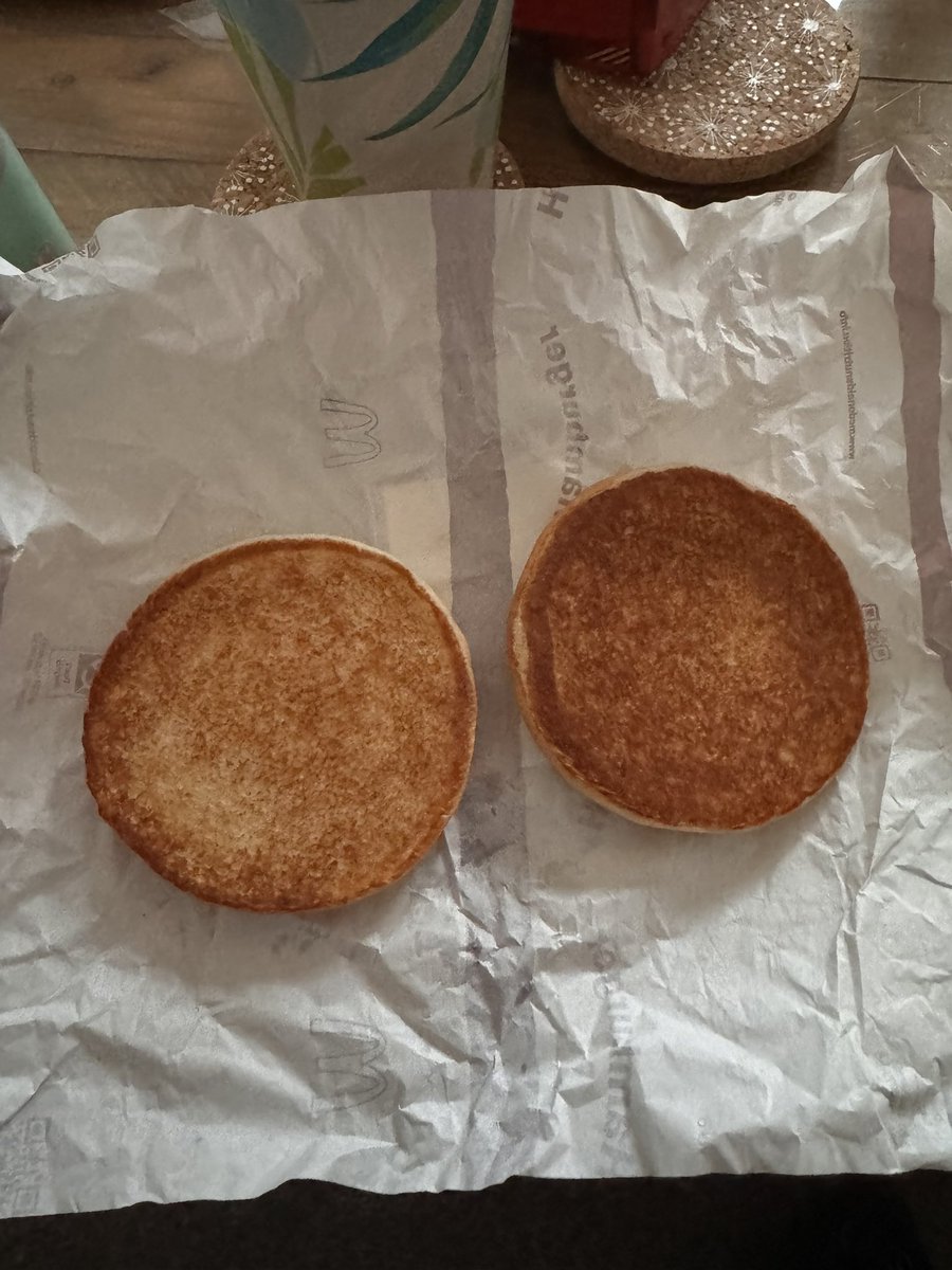 johnsonandrew's tweet photo. You had one job @McDonaldsUK and you should be appalled at the service of the staff at Union Street Aldershot https://t.co/ONLLcc71rl