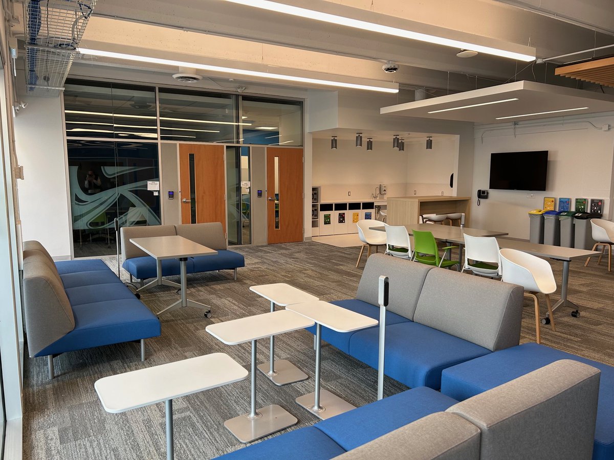 BCIT Nursing is pleased to unveil their newly renovated spaces in SE12 - including teaching, learning, staff and student spaces. 
These add to our dedicated simulation spaces and learning areas in NW04 to support our teaching and learning for the next generation of nurses in B.C.
