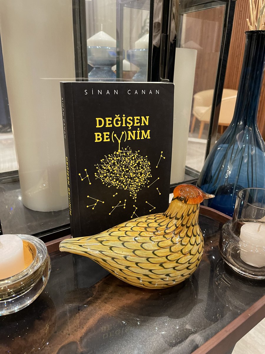LamaNugali's tweet photo. “Elde ettiğiniz bilginin nasıl, neden ve hangi amaçla elde edildiğini bilme işine “felsefe” diyoruz. Bunu bilmezseniz basit bir teknik uygulayıcıya dönüşürsünüz. O bilgiden yeni bir şey üretmeniz, devrimsel anlayış değişikliklerine ulaşmanız pek mümkün değildir. -@SinanCanan 🧠💡 https://t.co/XyLk23DdEu