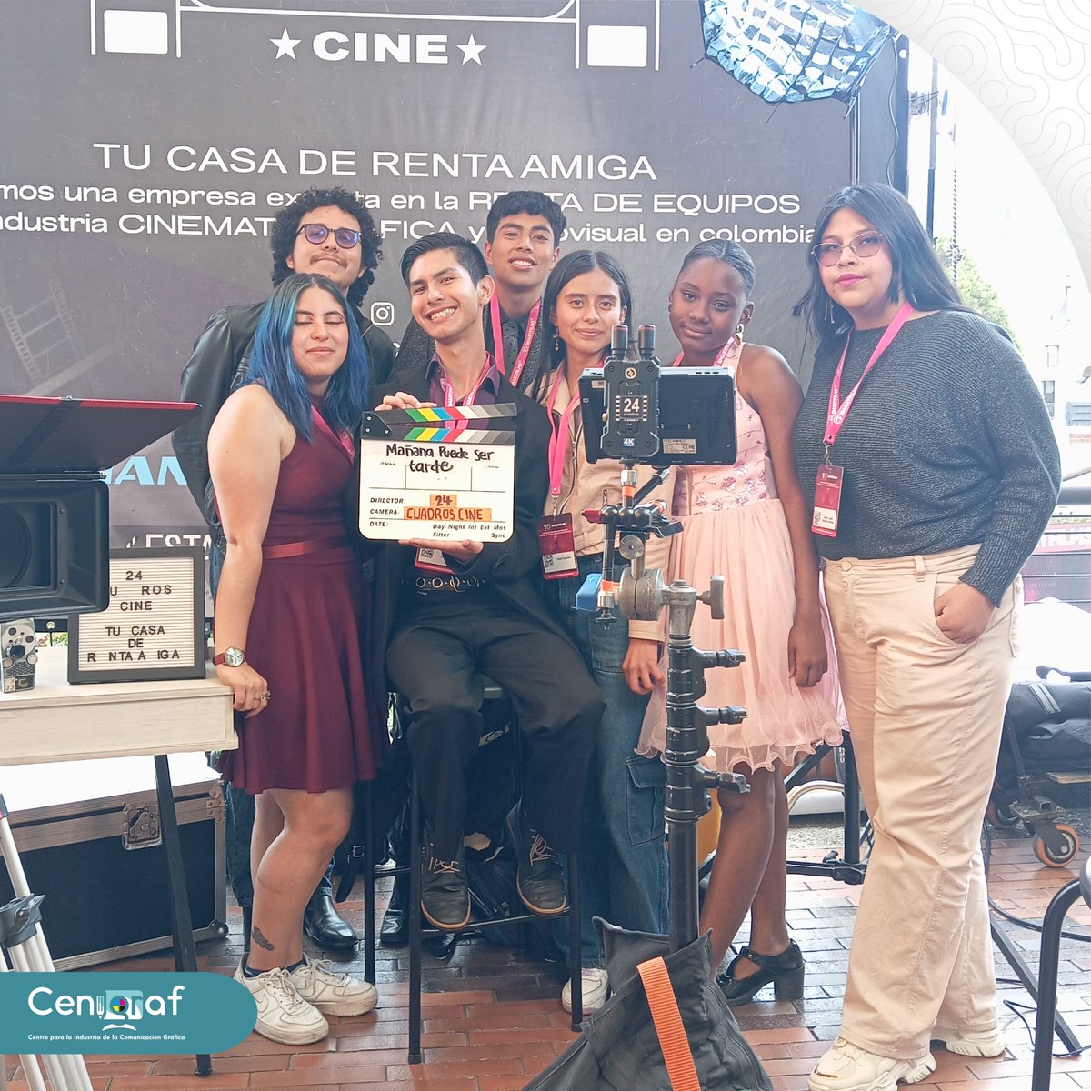 Sub_Cenigraf's tweet image. proyectado en el centro comercial Bima y en otros cine Procinal, durante la última versión del Festival de cine con celulares Smartfilms.

¡ Excelente !  

#CenigrafSeSiente 💚
#Smartfilms
#FestivalDeCine
#TalentoJoven