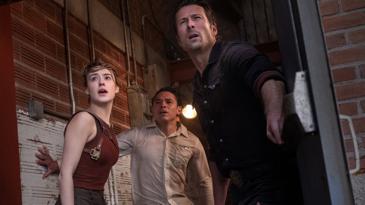 FollowingFilms's tweet image. Would you like a free digital copy of one of the year's biggest films?!?!? The fine folks at @UniversalPics have given us a couple copies to share with you. Follow this account and RT for a chance to win!!! #GiveawayAlerts #free #Contest #movies #twisters