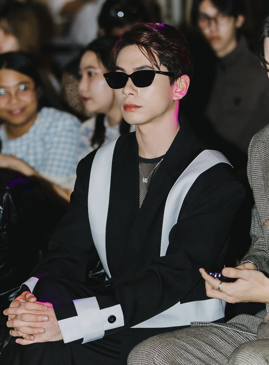 MMonsters25's tweet photo. Front Row Of Bangkok U Fashion Show π π§₯
#Monsters25 #artistmanagement #oly #olychan #kim #kimbyungseok #yuuki #bifw #bifw2024 #SiamParagonBIFW2024 #bl #actor #cambodiaartist #koreanartist #thaiartist https://t.co/VEXVD2z9P1