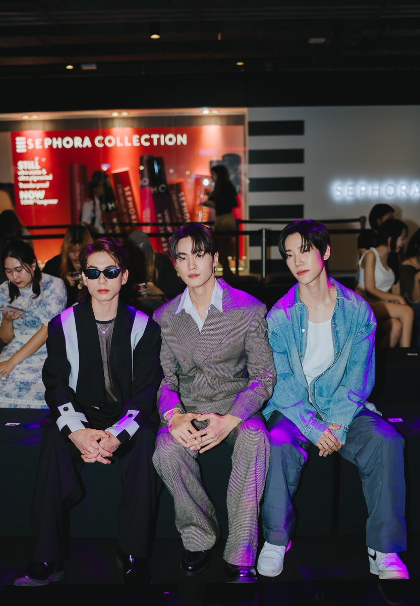 MMonsters25's tweet photo. Front Row Of Bangkok U Fashion Show π π§₯
#Monsters25 #artistmanagement #oly #olychan #kim #kimbyungseok #yuuki #bifw #bifw2024 #SiamParagonBIFW2024 #bl #actor #cambodiaartist #koreanartist #thaiartist https://t.co/VEXVD2z9P1