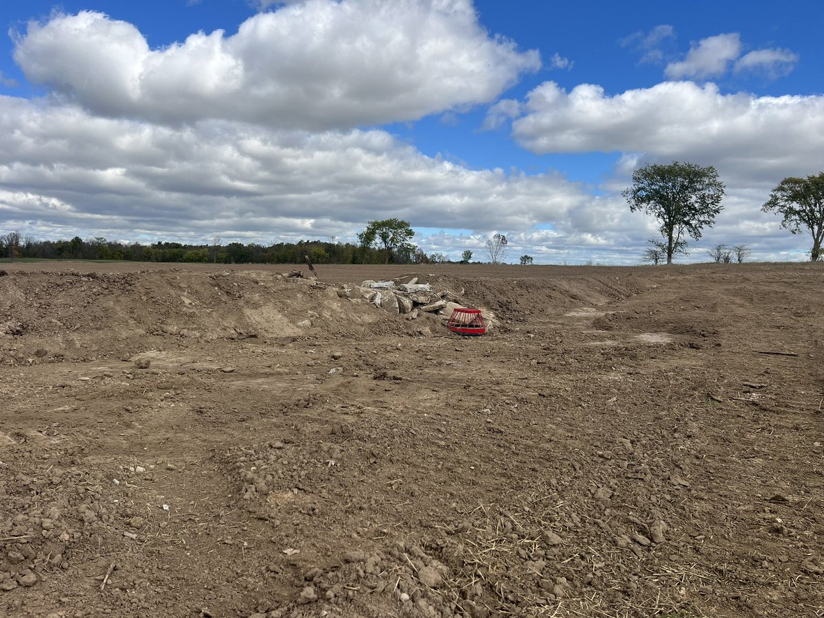 WeigelDrainage's tweet image. Customer trying to implement green berms/catchbasin across a parcel of land at his expense @saugeenca wants $0,000 in major works permit, engineered design with stamp, and outsourced materials.
Makes “green” initiatives out of cost scope
@GreySauble has cost share initiatives🤯