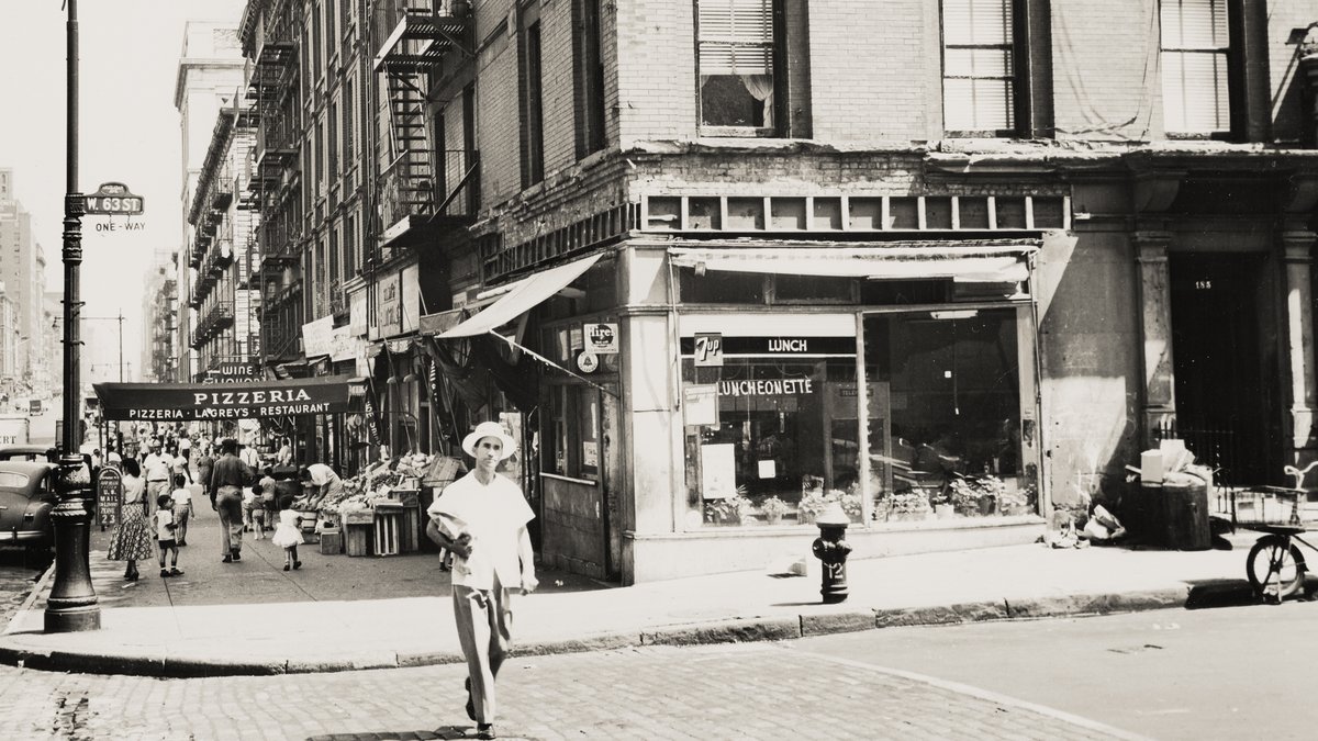 StanleyNelson1's tweet image. Check out these historical images featured in “San Juan Hill: Manhattan’s Lost Neighborhood,” my new documentary coming tonight to @FilmLinc’s #NYFF62 at @LincolnCenter, tracing the neighborhood’s rise and fall. Stay tuned for more opportunities to see the film.