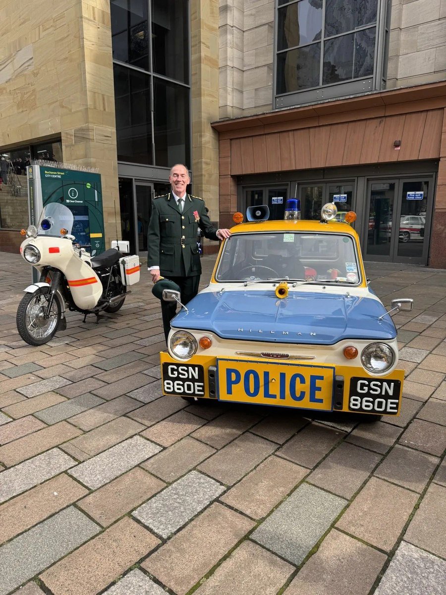 It is a privilege to <a href="/Scotambservice/">Scottish Ambulance</a>  at the 25th Anniversary of Scottish Parliament, the National Police Memorial &amp; the Brave@Heart Awards, held by the FM to recognise acts of bravery. Our nominee Alice who at 6 y/o called 999 bc her 2 y/o brother started fitting, v deserving
