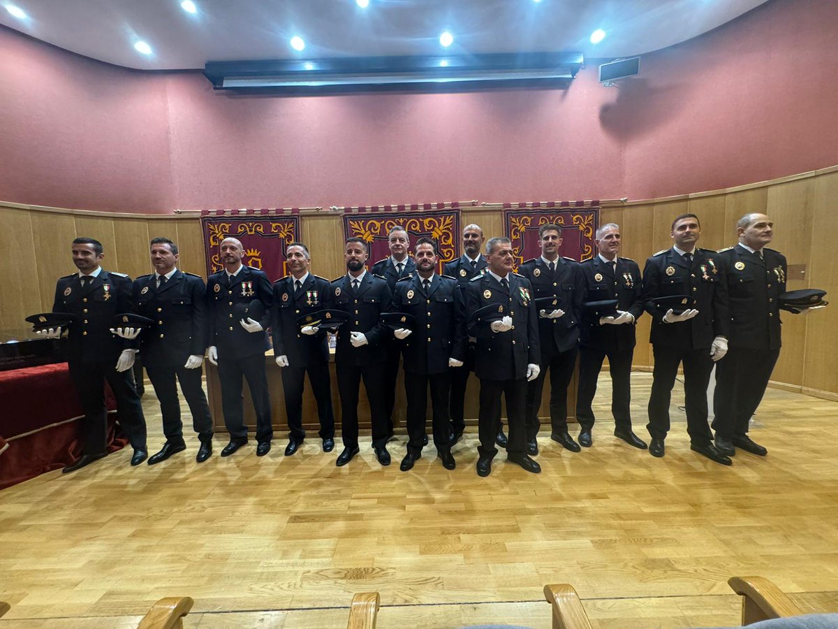 ▶Ayer el Grupo Municipal Socialista asistimos al acto de celebración del Patrón de la Policía Local donde se ha llevado a cabo el acto de entrega de medallas a diferentes agentes 👮🏽👏🏽

Nuestro cariño, reconocimiento y agradecimiento al trabajo que realizan cada día.