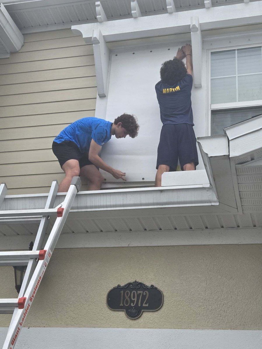 Proud of our Boss Cross gentlemen helping out an alum’s mom prepare for Milton #bosscross