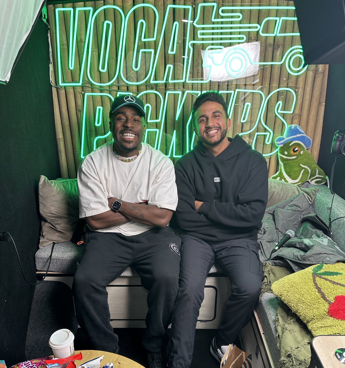 ammandev's tweet image. Had an AMAZING time speaking and vibing with @RomellCHenry on ‘Vocal Pickups’ 👌🏽

This is fast becoming one of my favourite podcasts to listen to and it was awesome to talk about all things: football, collecting, social media and so much more!!

Can’t wait for this to land. 🙌