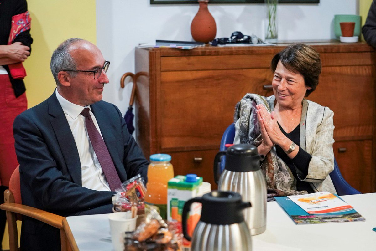 J'étais ce jour à l’espace Jeanne Garnier dans le 15ème arrondissement de Paris afin de rencontrer des aidants et découvrir la plateforme de répit dédiée, aux côtés des élus et des professionnels.